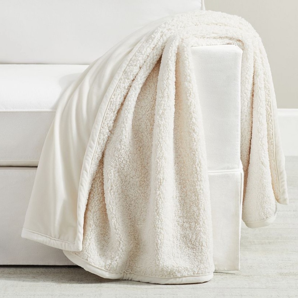 Cozy Teddy Faux fur throw